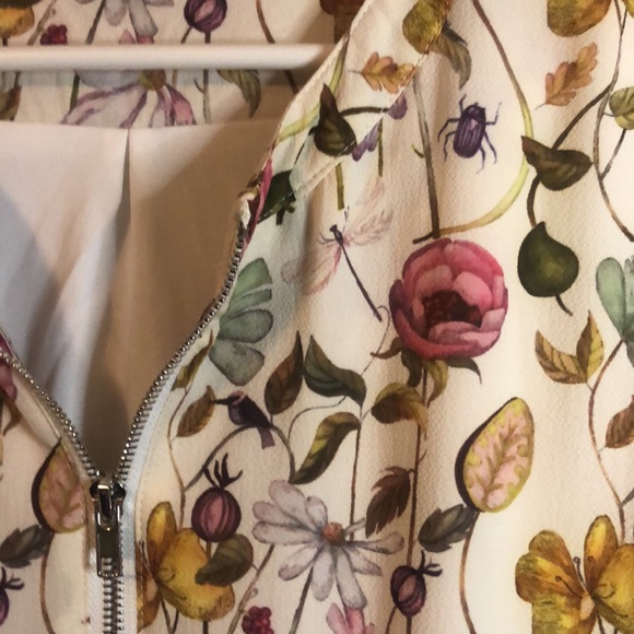 Pretty floral bomber - Picture 2 of 2